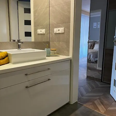 Apartament Brynow Apartment
